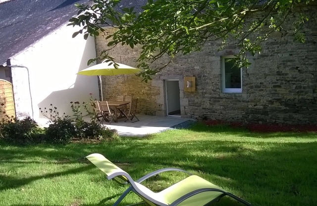 Beautiful renovated Breton house classified 3 *, quiet, near the sea, South Finistere