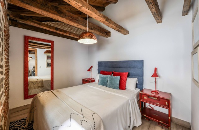 Beautiful Renovated apartment in the center 6