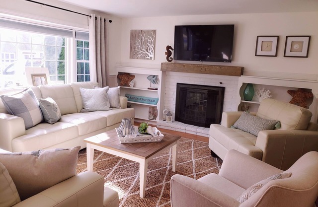 Beautiful Renovated Beach Home, located close to Dennis Beaches, north of 6A