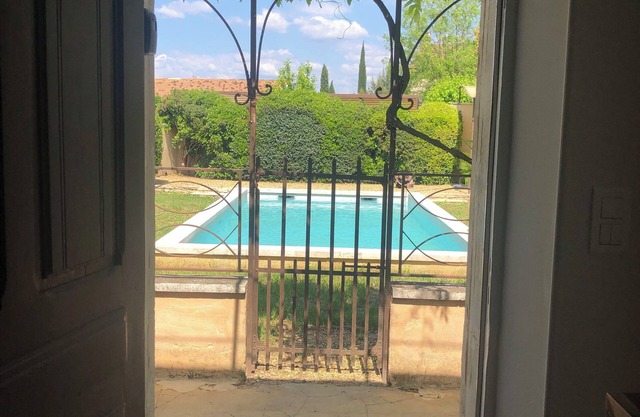 Beautiful renovated house, brazier pool, facing the luberon ideal for family and friends
