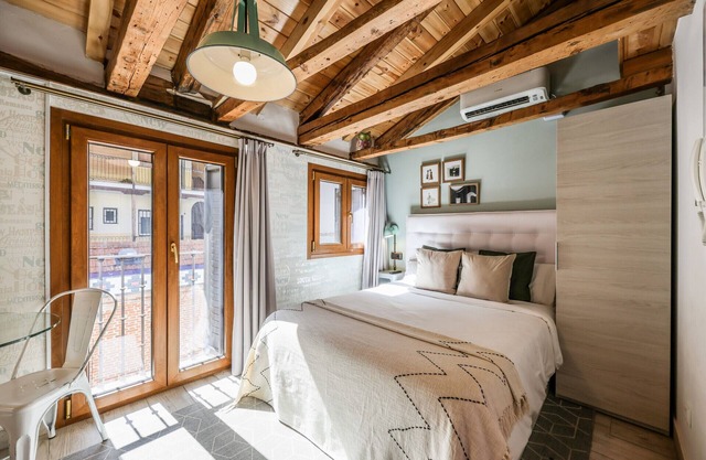 Beautiful Renovated Loft in the center 9