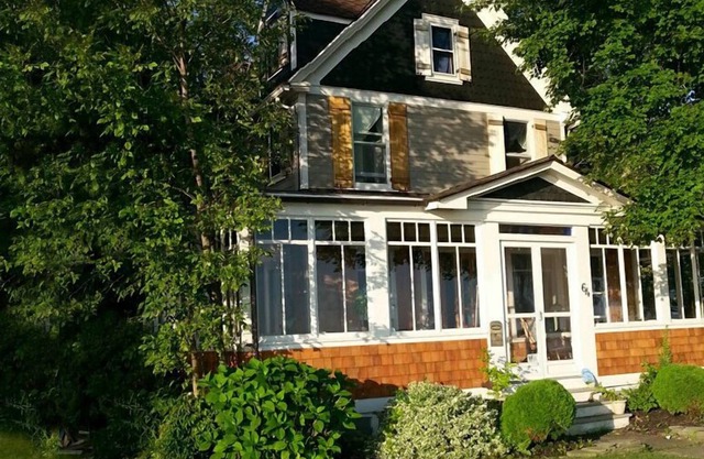 Beautiful Restored House on Lake Ontario, Braddock point
