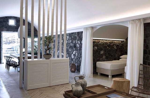 Beautiful Santorini Villa | 2 Bedrooms | Greta Villa | Private Pool & Close to.
