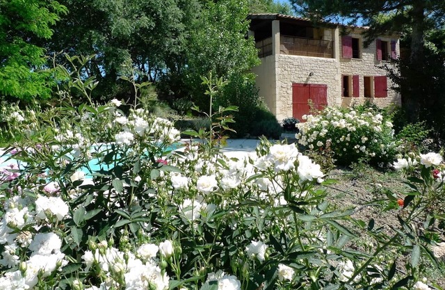 Beautiful sheepfold, in the heart of Provence