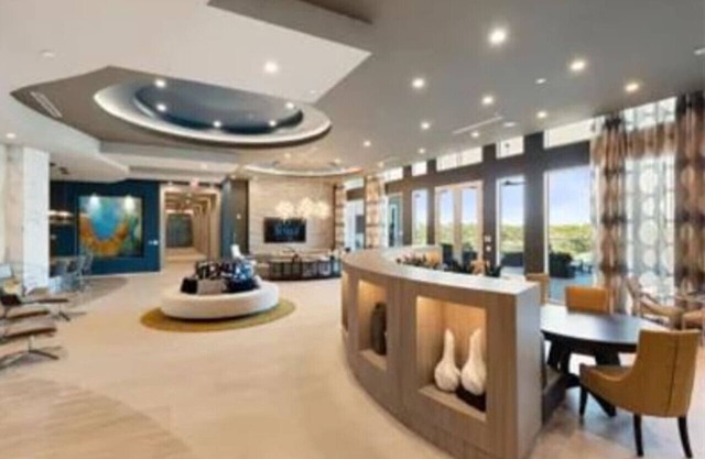 Beautiful Spacious 2 bed/2bath Apartment in The Galleria