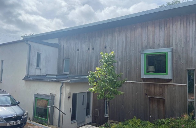 Beautiful spacious Eco Home in centre of Totnes, open plan living, large garden