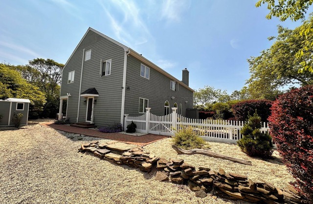 Beautiful, spacious, newly renovated house close to Ditch plains