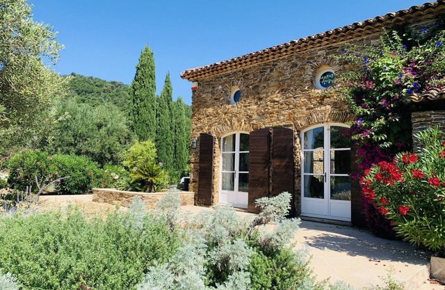 Beautiful stone house in St Clements Vineyards