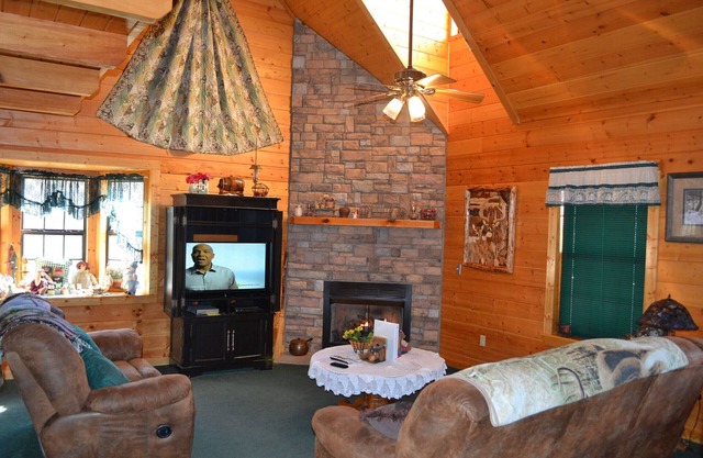 Beautiful Three Bed Two Bath Near Pigeon Forge, gatlinburg
