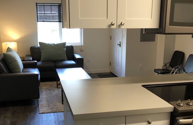 Beautiful Three Bedroom, Two Bath with Mountain Views