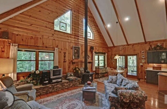 Beautiful Toccoa River Cabin!