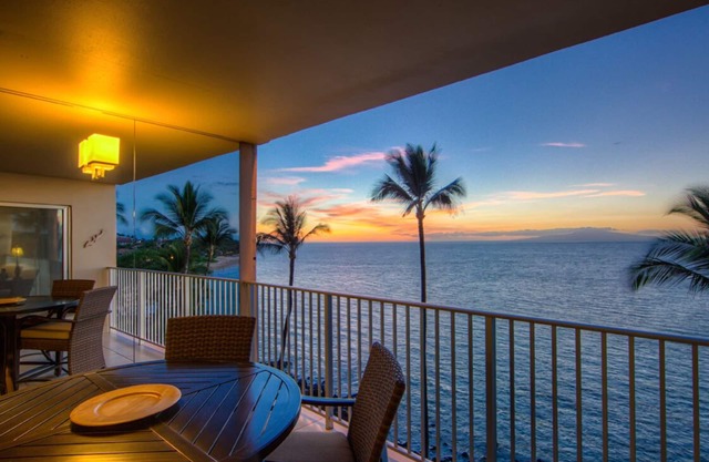 Beautiful Top Floor Oceanfront #611 with A/C!