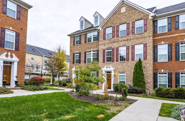 Beautiful Townhouse - perfect Short Pump location