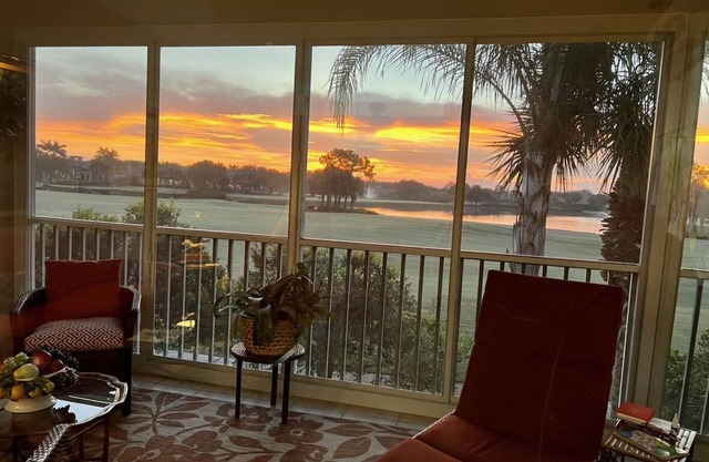 Beautiful two bedroom condo in Gated golf community.