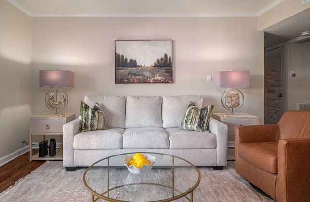 Beautiful Two Bedroom Home in Homewood, Minutes from Samford, Brookwood Hospital
