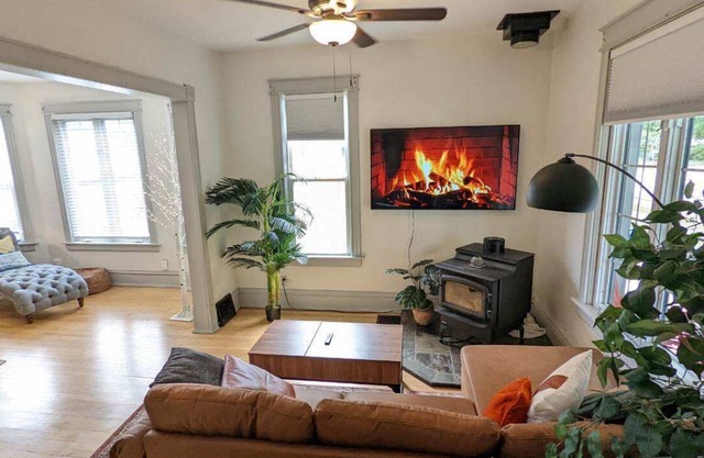 Beautiful, Upscale Split LevelnHome. Feels like a single family