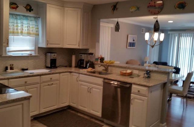 Beautiful large home close to Beach