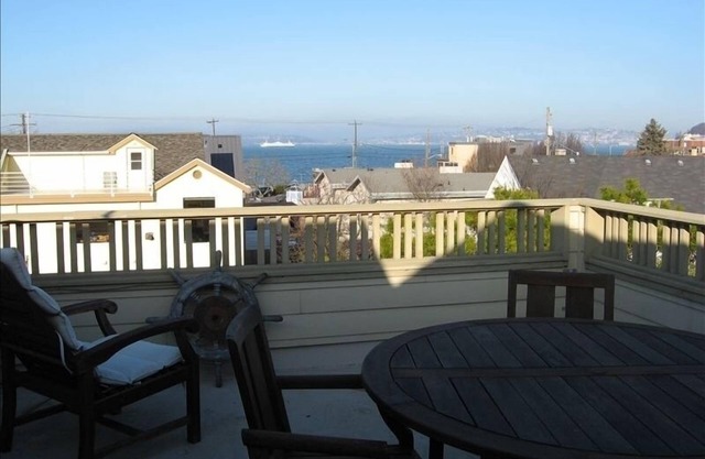 Beautiful View Home Alki Beach-West Seattle - 3 bed,3 baths