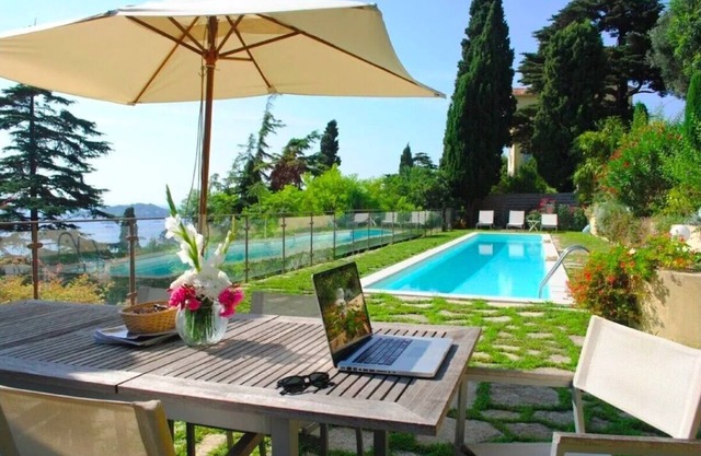 Beautiful Villa overlooking the bay with heated pool & A/C short walk to the Sea