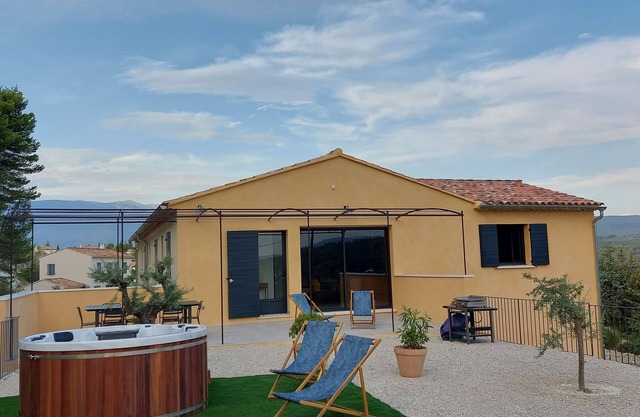 Beautiful villa at the foot of Mont-Ventoux