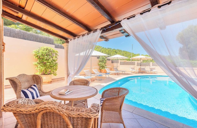 Beautiful villa with a private salt pool and great wifi: you will love it!