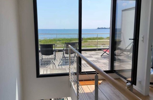 Beautiful villa facing the Ile-Tudy beach