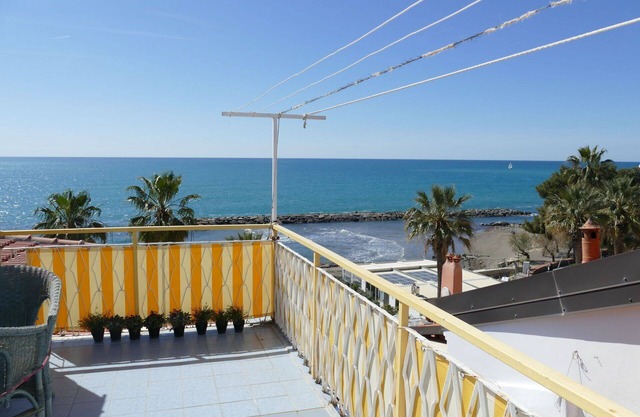 Beautiful villa for 6 guests with WIFI, A/C, TV, terrace and pets allowed