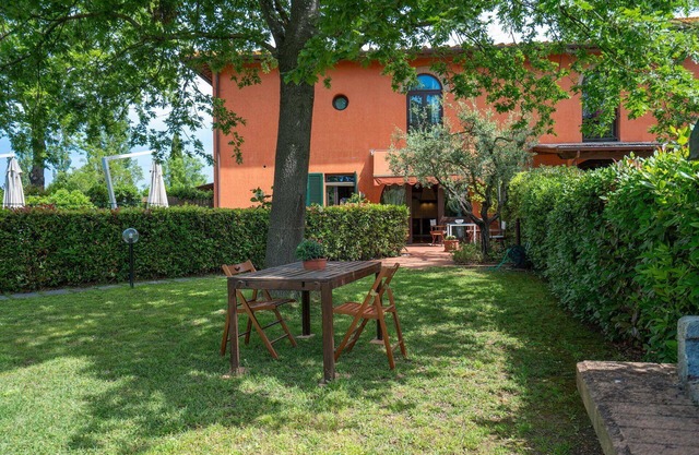 Beautiful villa for 3 people with WIFI, balcony and parking