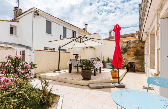 Beautiful villa for 4 guests with WIFI, TV, terrace and parking