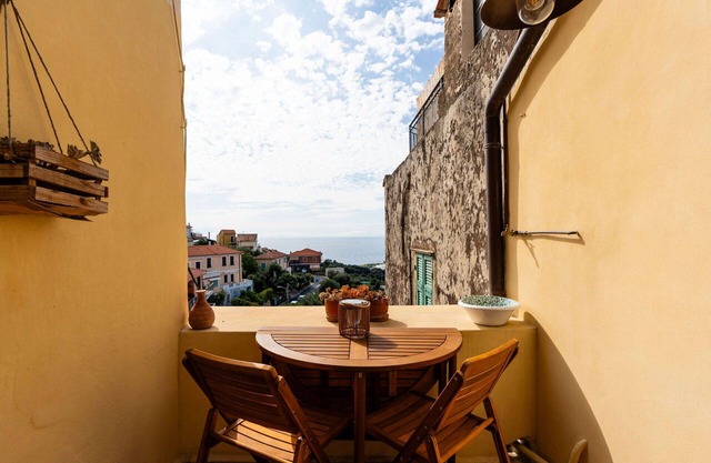 Beautiful villa for 4 guests with WIFI, terrace and parking