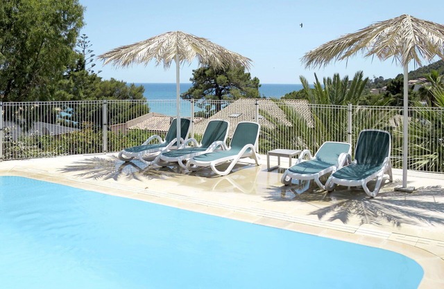 Beautiful villa for 6 people with pool, A/C, WIFI, TV, terrace and parking