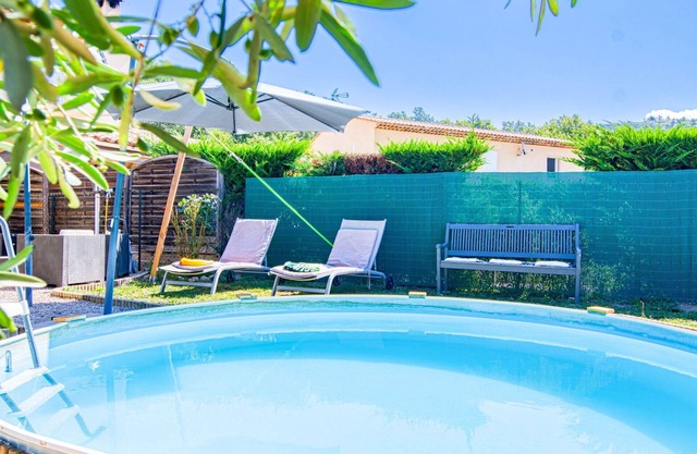 Beautiful villa for 4 people with private pool, WIFI, A/C, TV, terrace and parking