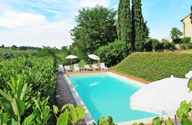 Beautiful villa for 12 guests with WIFI, private pool, TV, terrace, pets allowed and panoramic .