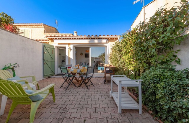 Beautiful villa for 4 guests with A/C, WIFI, TV, terrace and parking
