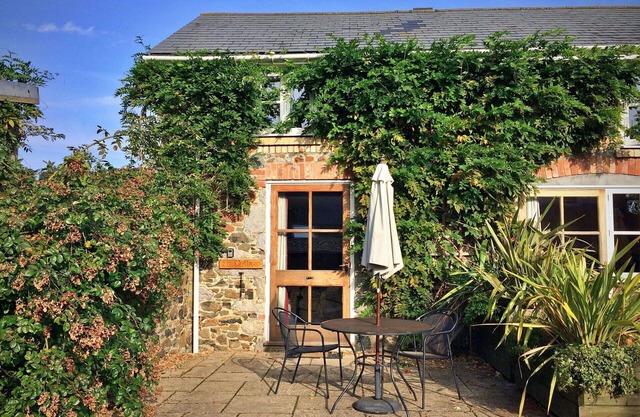 Beautiful villa for 2 guests with WIFI, terrace, pets allowed and parking