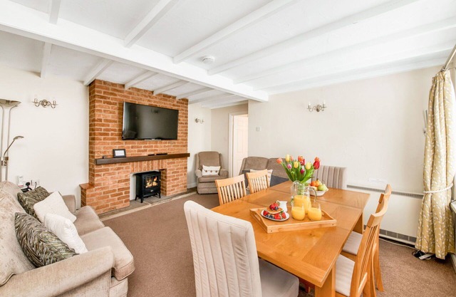 Beautiful villa for 6 people with pool, hot tub, WIFI and terrace