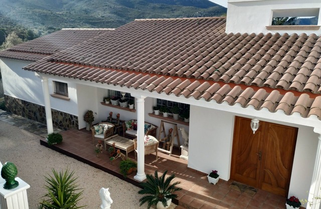 Beautiful villa in a quiet residential area 8 minutes walk from the beach