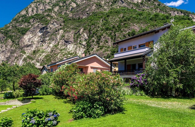 Beautiful villa for 6 guests with WIFI, TV, terrace, pets allowed and panoramic view