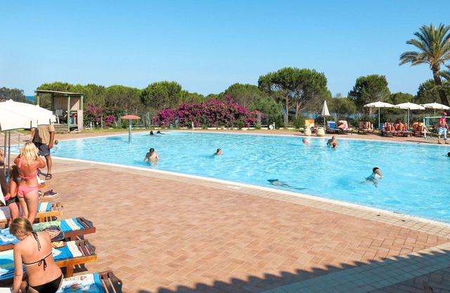 Beautiful villa for 8 people with A/C, WIFI, pool, TV, terrace and pets allowed