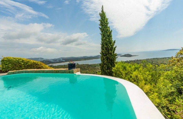 Beautiful Villa with swimming-pool & great sea view on the Gulf of Porto-Vecchio