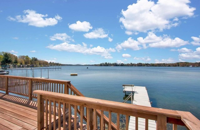 Beautiful Water's Edge Retreat on Big Silver Lake, Wautoma