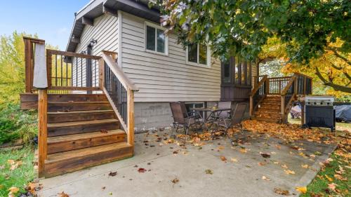 Beautiful Waterfront Family -Fishing Escape!