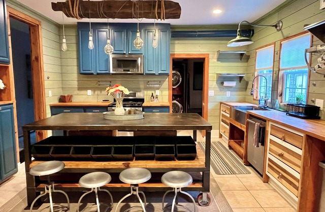 Beautiful West End Bungalow/Gated Yard by Beltline