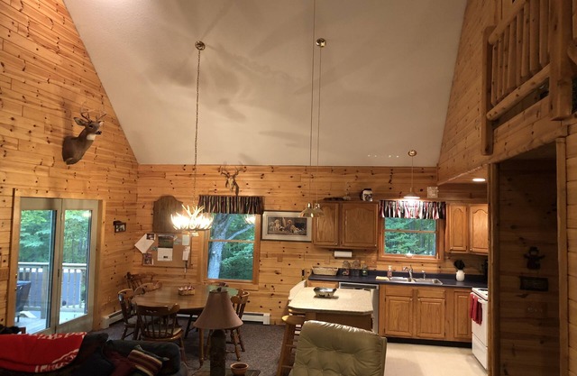 Beautiful wooded setting in Lakes of the North!