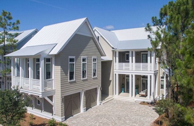 Beautifully Appointed Home In Watercolor with 6 Beach Cruiser Bikes included