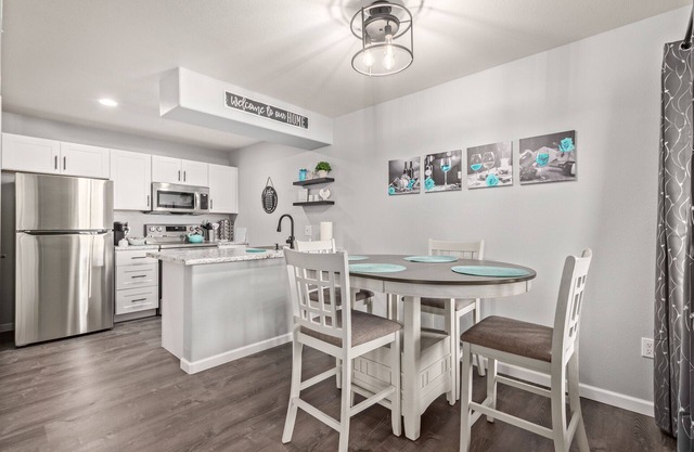 Beautifully remodeled Condo in the foothills
