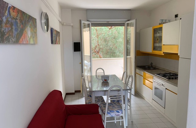 Beautifully renovated flat with shared pool