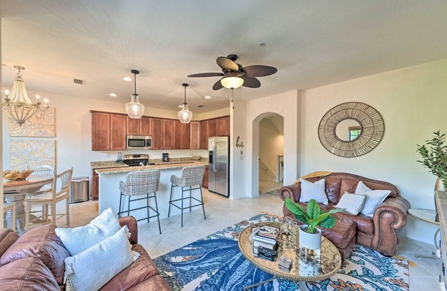 Beautifully RENOVATED 3 Bed/2.5 Bath Condo with ALL King beds in Ole at Lely!