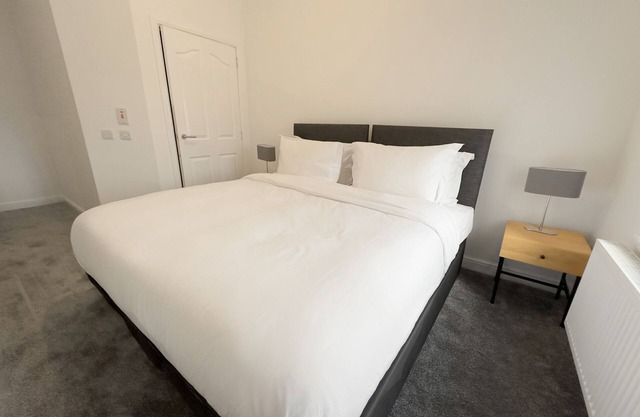 Beautifully renovated, modern 1 bedroom house