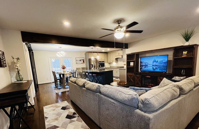 Beautifully renovated home in the heart of Elkin